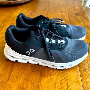 On Cloud Cloudrunner Mens’ Sneaker 10.5